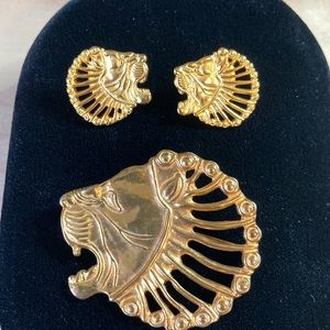 VTG MMA golden royal lion Achaemenid brooch/pendant and earring set